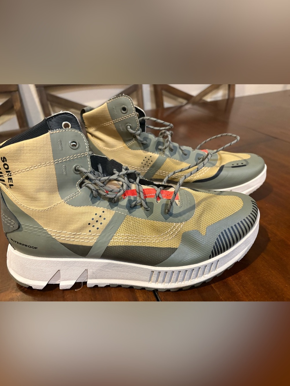 HTF Sorel Men's High-Top Sneakers in Olive, Tan and Red Accent SAMPLE SHOES